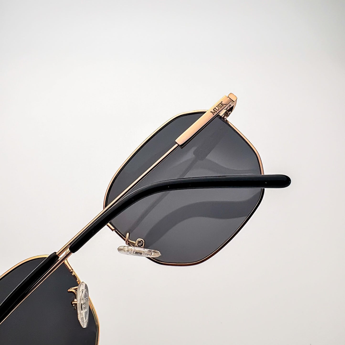Vector Polarized // Golden Black