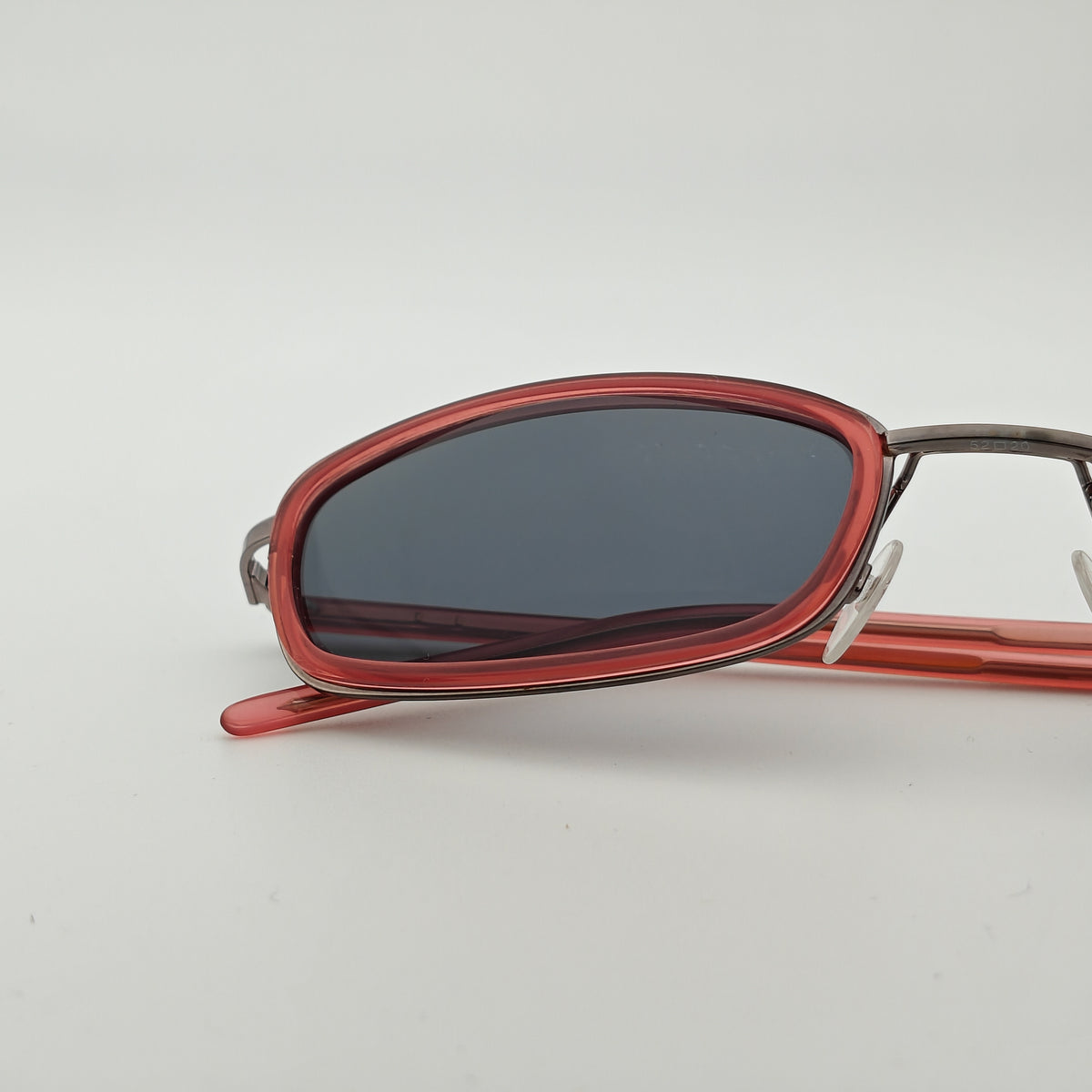 Nova Polarized // Peach