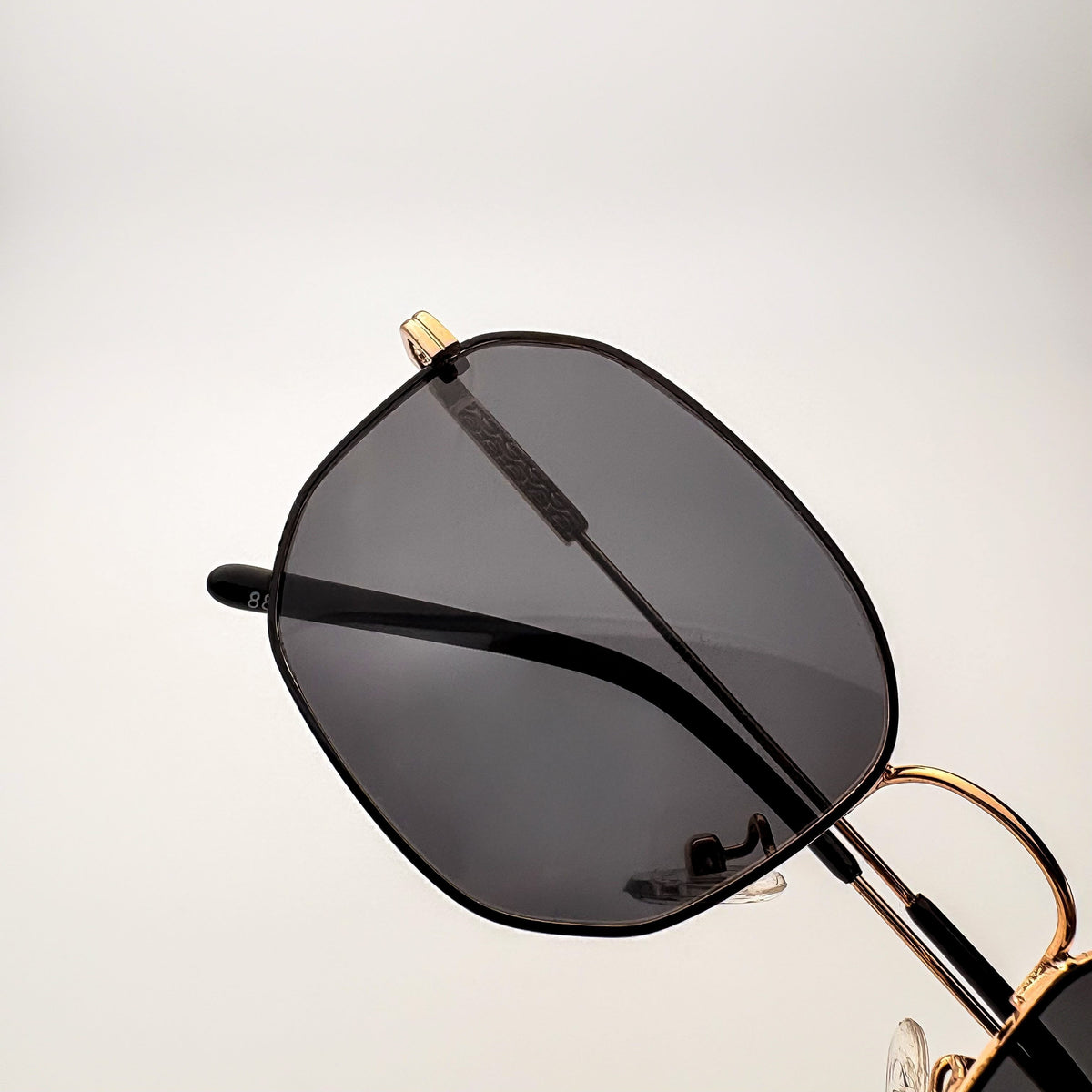 Vector Polarized // Golden Black