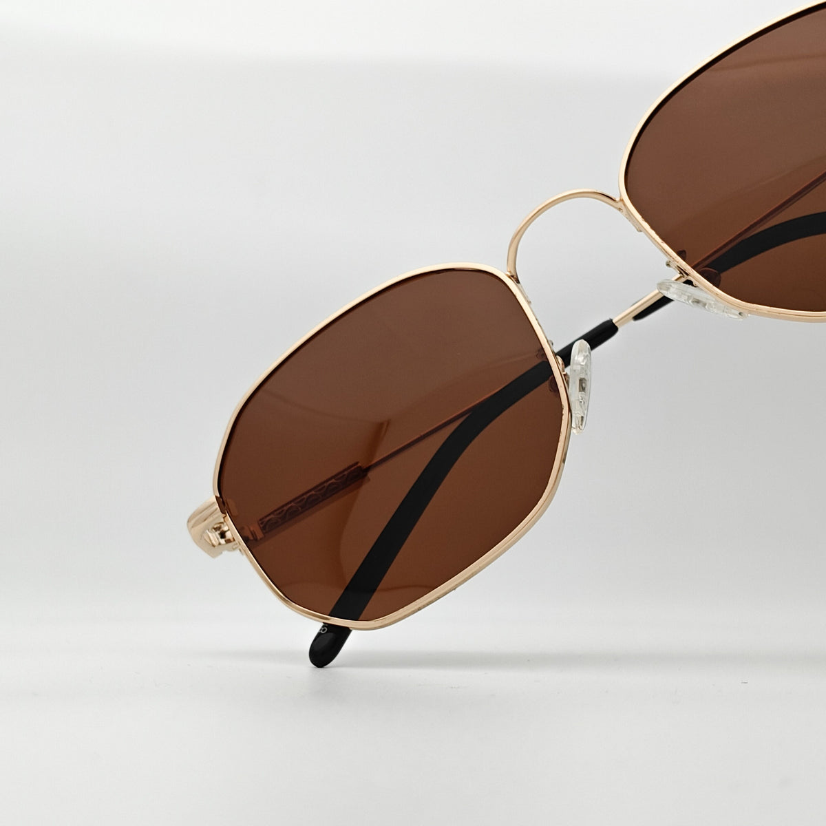 Vector Polarized // Golden Brown