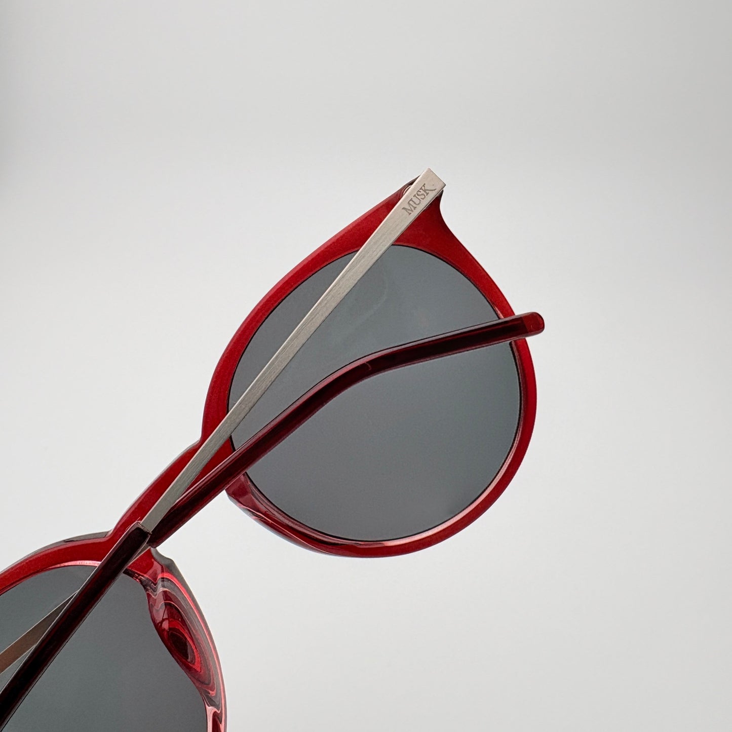 Noir Polarized // Red