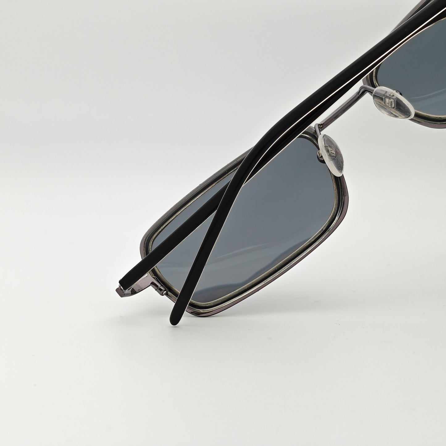 Nova Polarized // Sheen Black