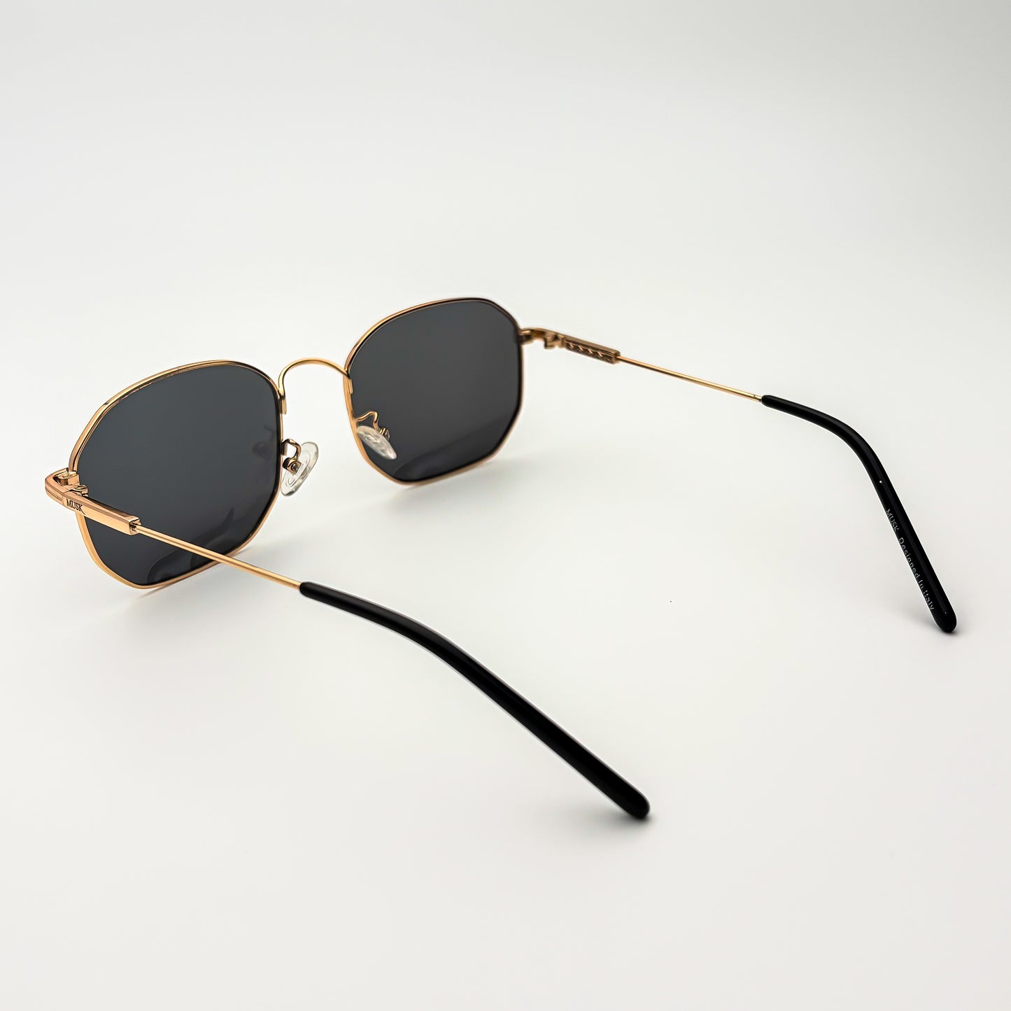 Vector Polarized // Golden Black