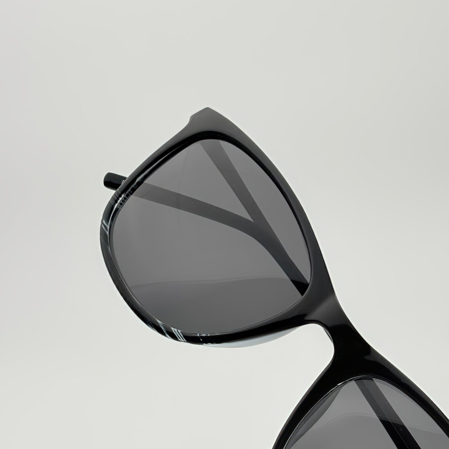 Atlas Polarized // Striped Black