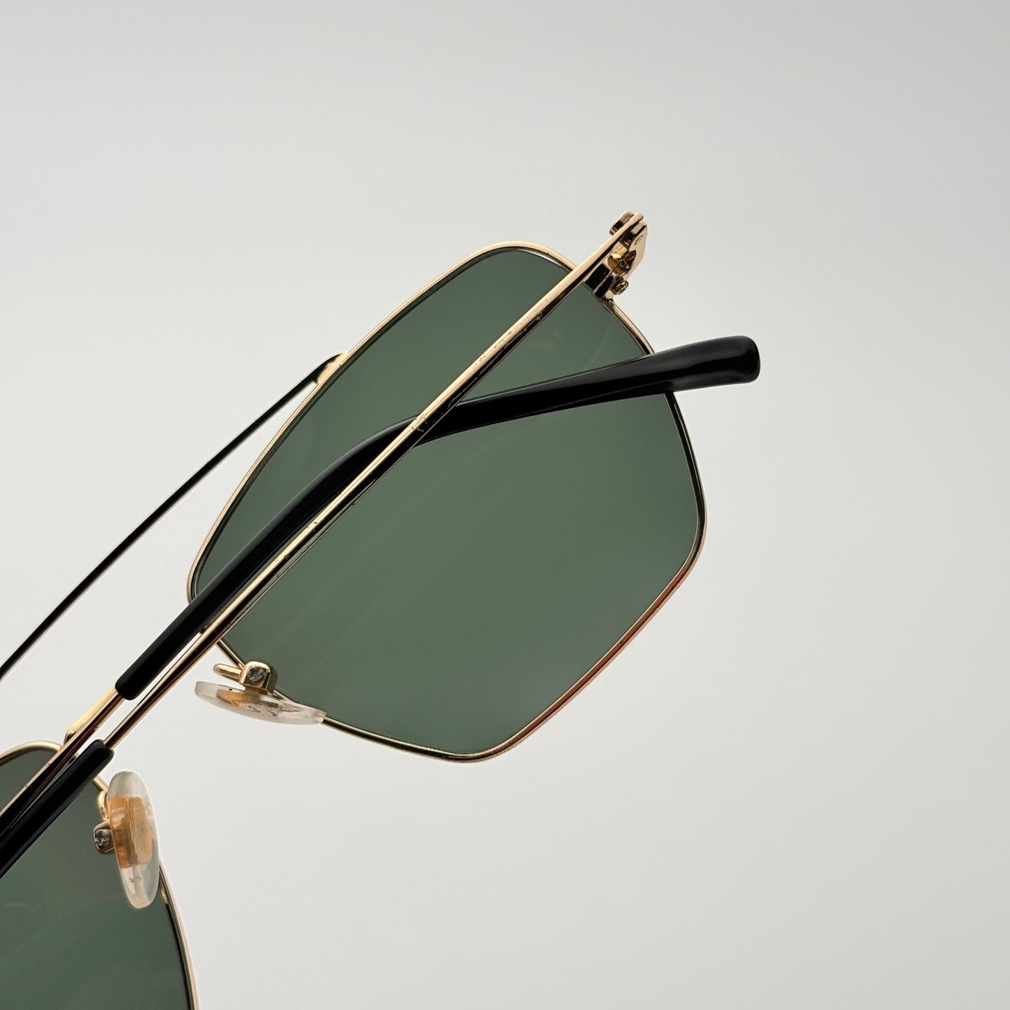 Aurelian Polarized // Gold
